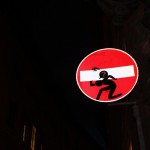 street art we włoszech - Clet- Ja mówię TO https://jamowie.to