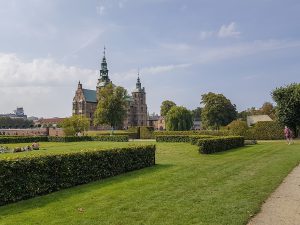 Ogrody Królewskie i pałac Rosenborg - ciekawe miejsca w Kopenhadze za darmo - Ja mówię TO